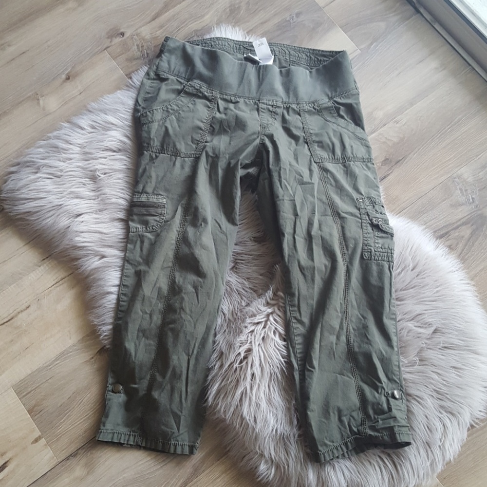 SOLD⚡️maternity Capri pants